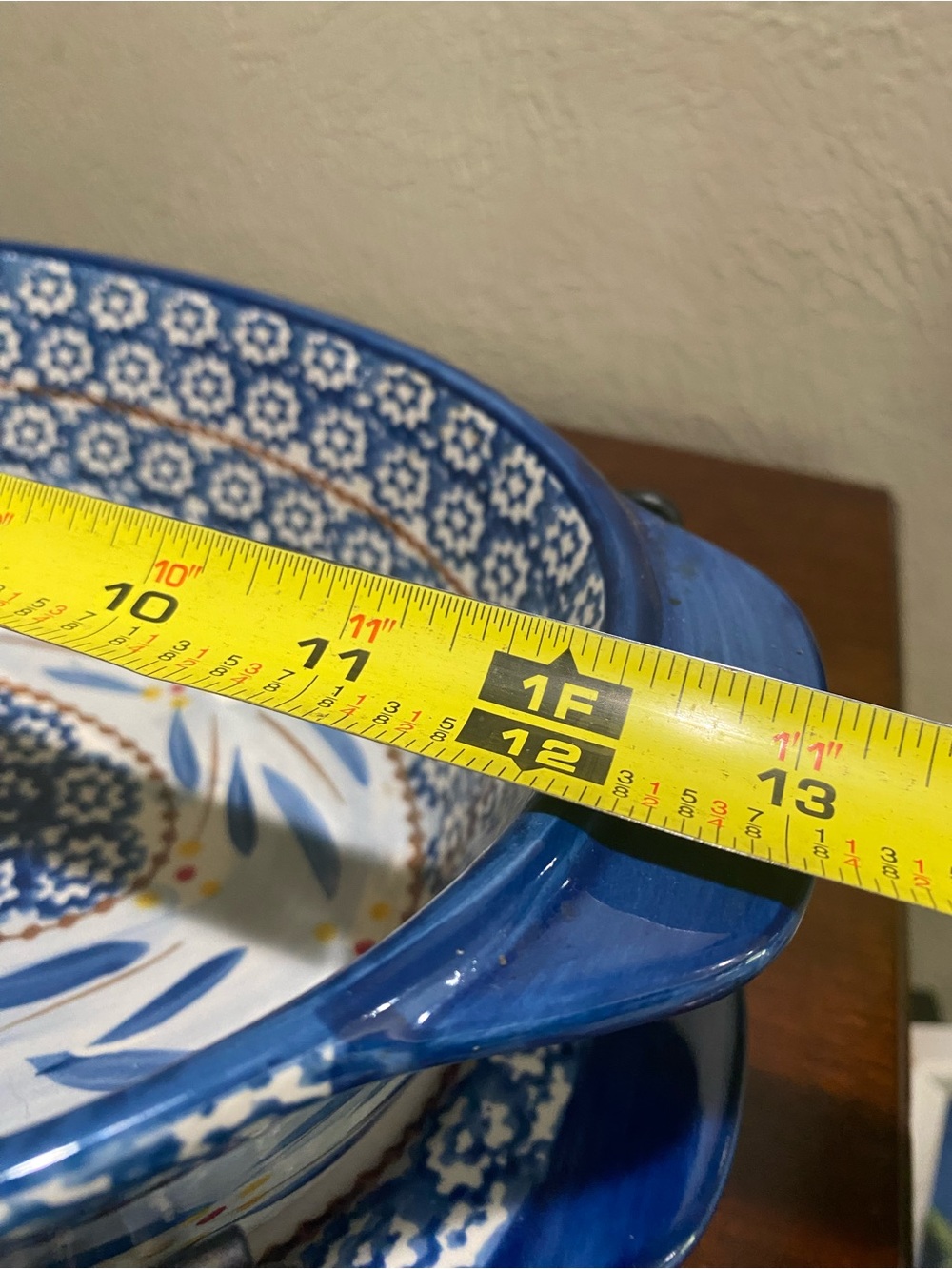 Temptations by Tara, Old World Blue, 1.5 Quart Oval Casserole Dish WithWire Rack - Picture 12 of 13